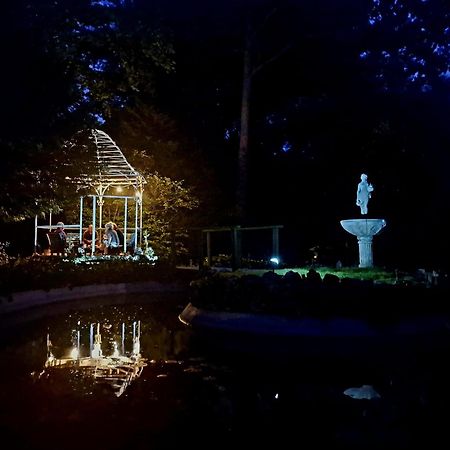 Le Manoir De La Belle Endormie Bed & Breakfast Valréas Dış mekan fotoğraf
